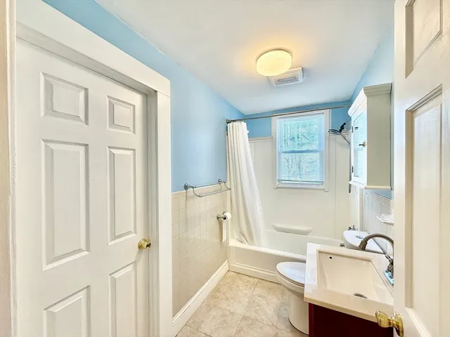 $2,950 | 12 Hall Place, Unit 1, Quincy, MA 02169