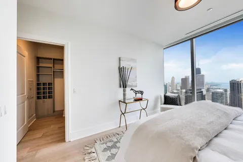 $1,650,000 | 363 East Wacker Drive, Unit 5105, Chicago, IL 60601