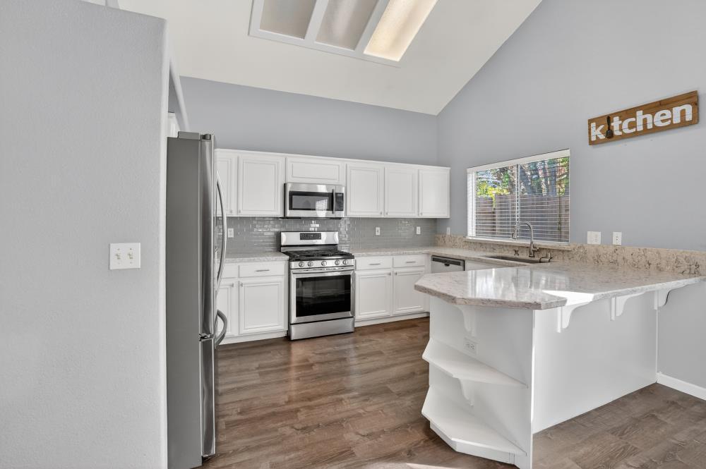 4004 Spindrifter Lane Elk Grove, CA 95758 - Photo 12 of 36