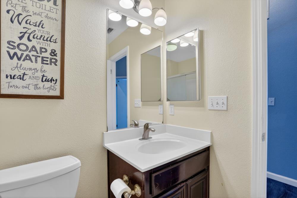 4004 Spindrifter Lane Elk Grove, CA 95758 - Photo 21 of 36