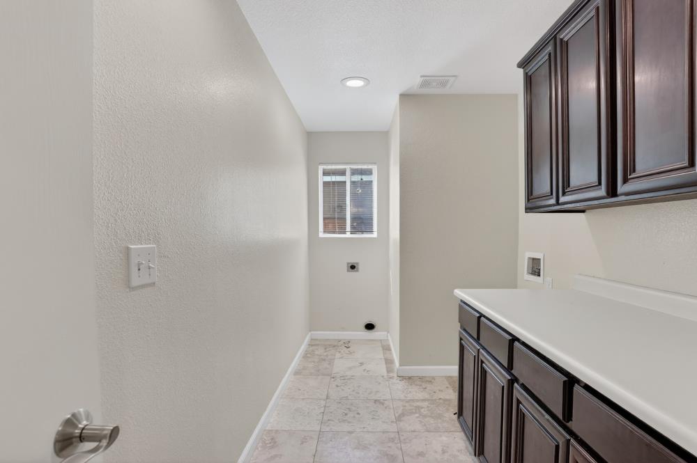 4004 Spindrifter Lane Elk Grove, CA 95758 - Photo 22 of 36