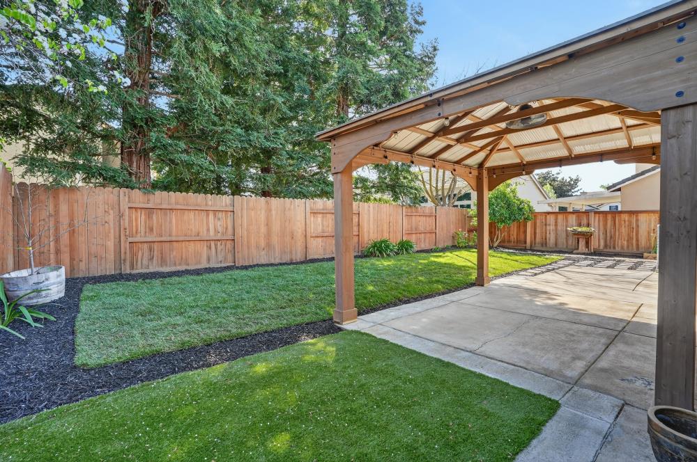 4004 Spindrifter Lane Elk Grove, CA 95758 - Photo 31 of 36