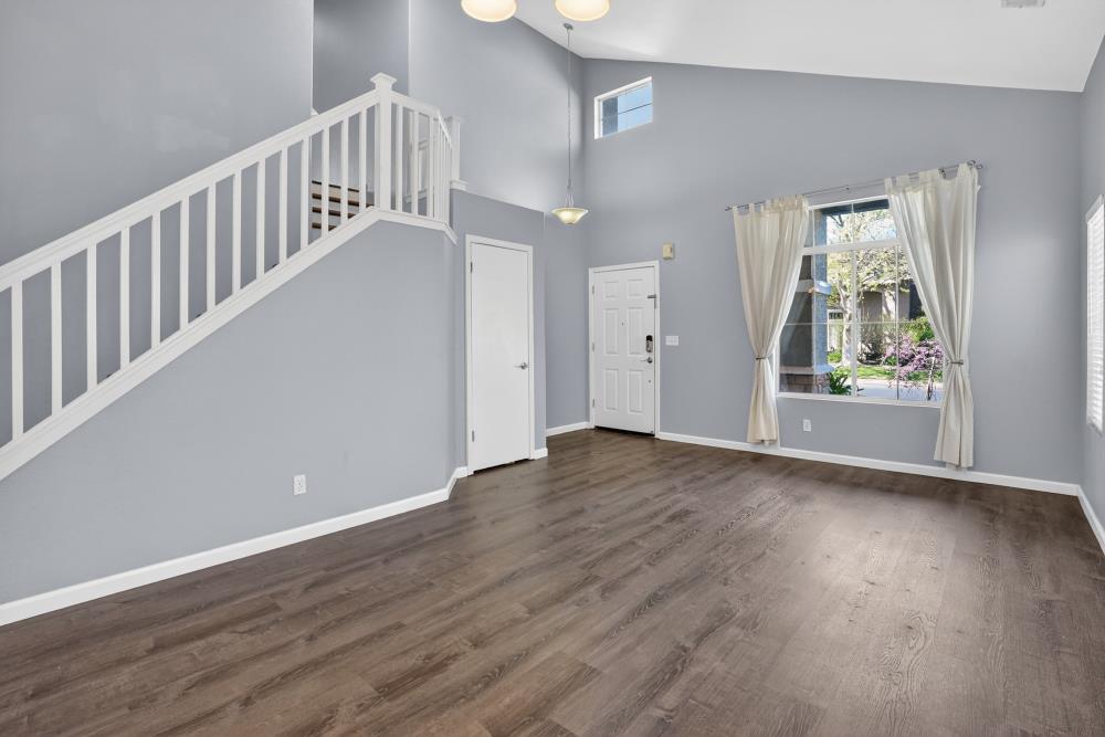 4004 Spindrifter Lane Elk Grove, CA 95758 - Photo 4 of 36