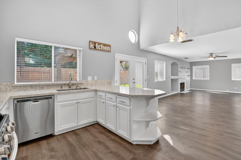 4004 Spindrifter Lane Elk Grove, CA 95758 - Photo 10 of 36