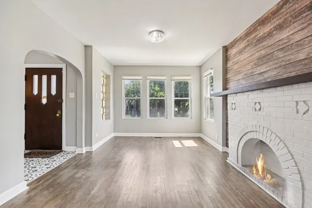 a view of livingroom with washer and dryer