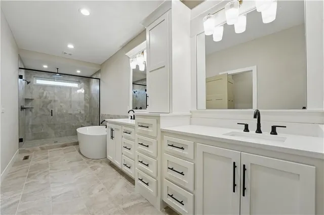 $775,000 | 361 Northwest Patch Court, Lee's Summit, MO 64081