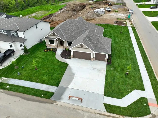 $775,000 | 361 Northwest Patch Court, Lee's Summit, MO 64081