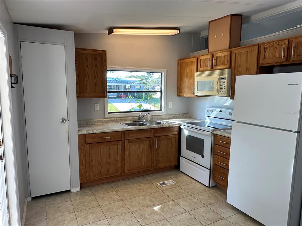 2465 Putter Road, Unit 1368 Zellwood, FL 32798 - Photo 7 of 25 Gallery Image 7