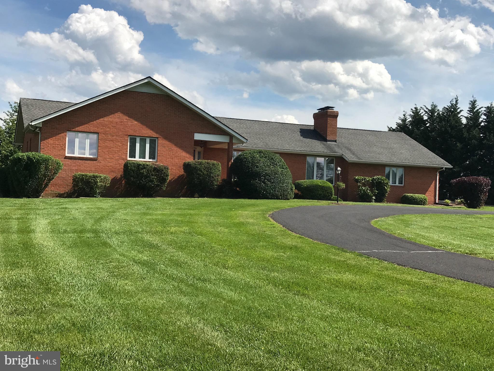 19321 Old Orange Road Culpeper, VA 22701 - Photo 5 of 28 Custom home with circular driveway