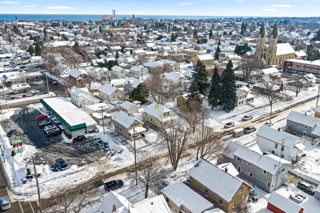 $269,900 | 1013 South 22nd Street, Manitowoc, WI 54220