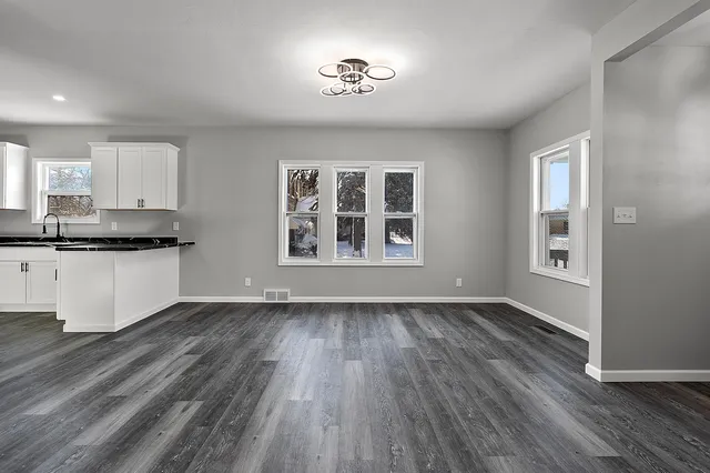 $269,900 | 1013 South 22nd Street, Manitowoc, WI 54220