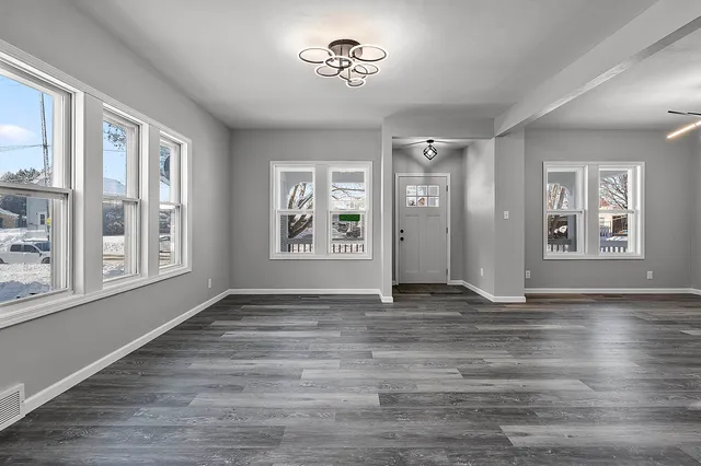 $269,900 | 1013 South 22nd Street, Manitowoc, WI 54220