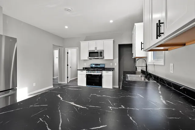 $269,900 | 1013 South 22nd Street, Manitowoc, WI 54220