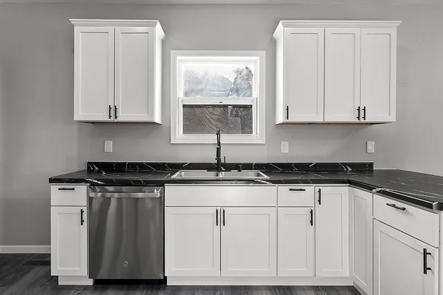 $269,900 | 1013 South 22nd Street, Manitowoc, WI 54220