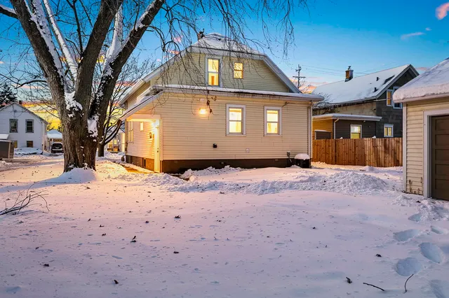 $269,900 | 1013 South 22nd Street, Manitowoc, WI 54220