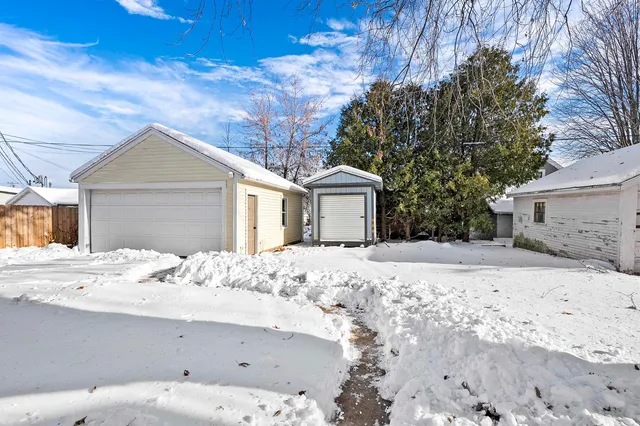 $269,900 | 1013 South 22nd Street, Manitowoc, WI 54220