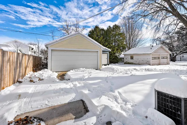 $269,900 | 1013 South 22nd Street, Manitowoc, WI 54220