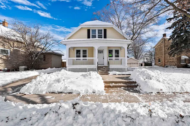 $269,900 | 1013 South 22nd Street, Manitowoc, WI 54220