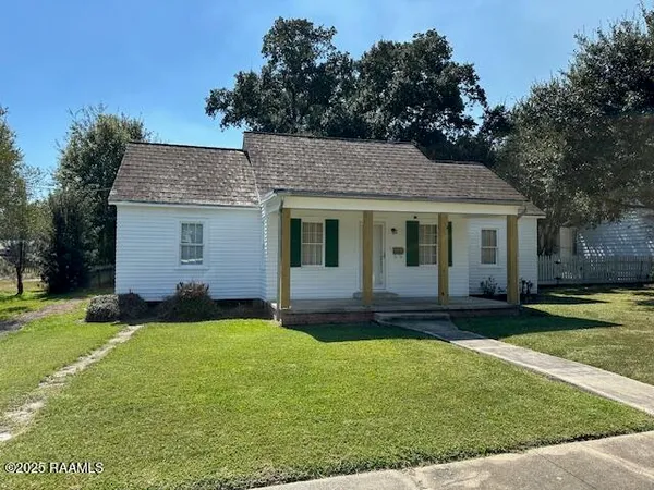 $182,500 | 307 3rd Street, Abbeville, LA 70510