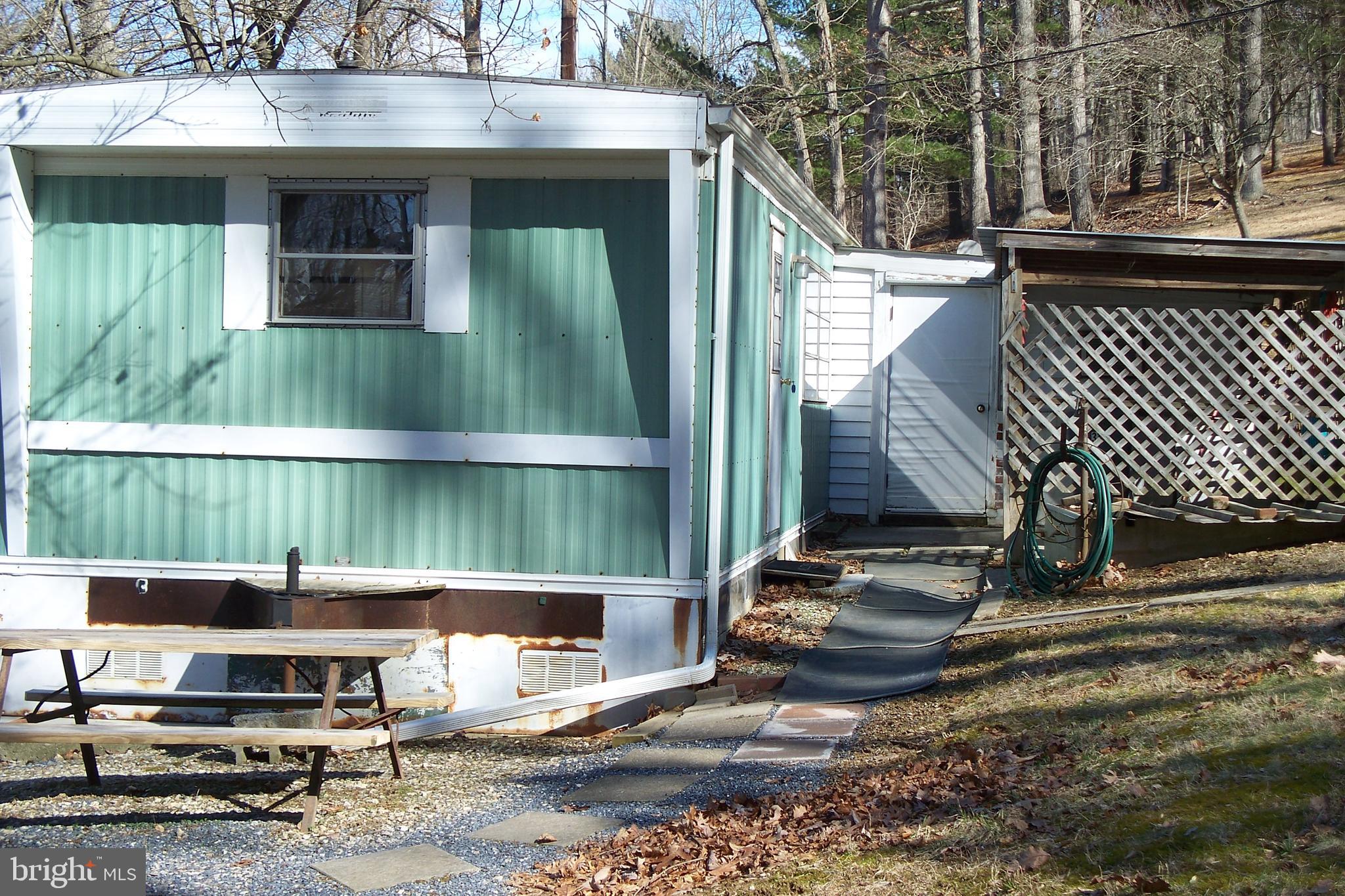 31 West Deep Run Road Westminster, MD 21158 - Photo 5 of 18 Side & Rear View