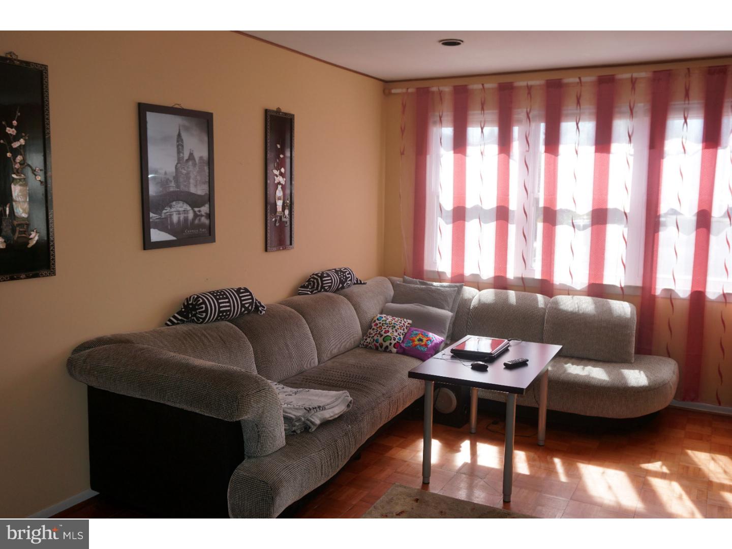 10634 Lockart Road Philadelphia, PA 19116 - Photo 4 of 25 Gallery Image 4