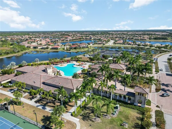 $575,500 | 20700 Granlago Drive, Venice, FL 34293