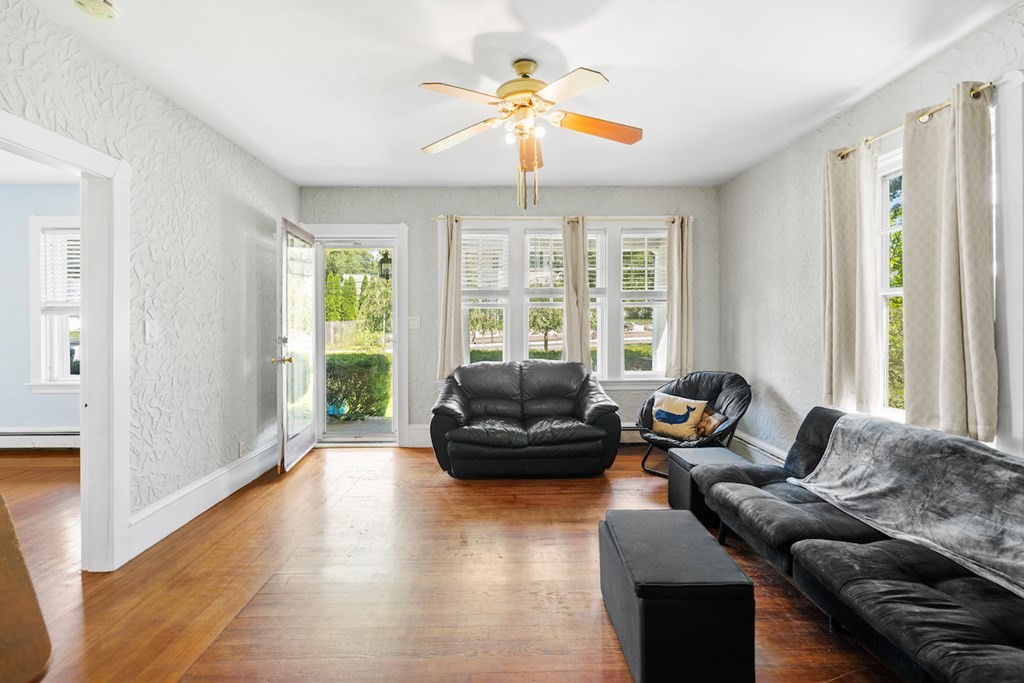 344 Mendon Road Attleboro, MA 02703 - Photo 5 of 35 Gallery Image 5