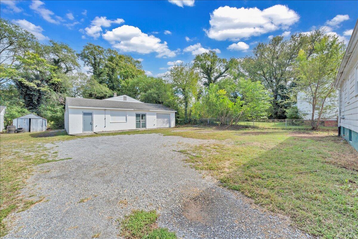 3121 Plantation Road Northeast Roanoke, VA 24012 - Photo 1 of 44 a front view of house with yard and green space