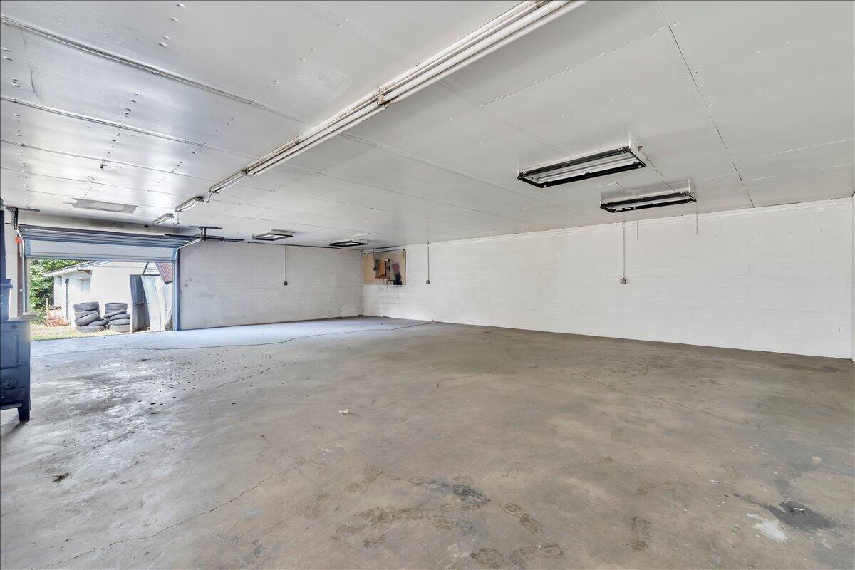 3121 Plantation Road Northeast Roanoke, VA 24012 - Photo 12 of 44 33-MIB07180