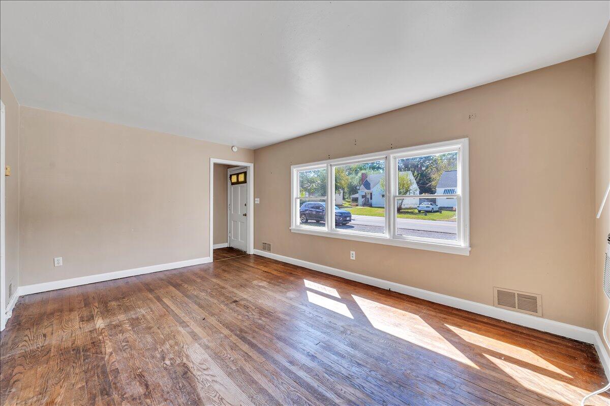 3121 Plantation Road Northeast Roanoke, VA 24012 - Photo 24 of 44 07-MIB07102