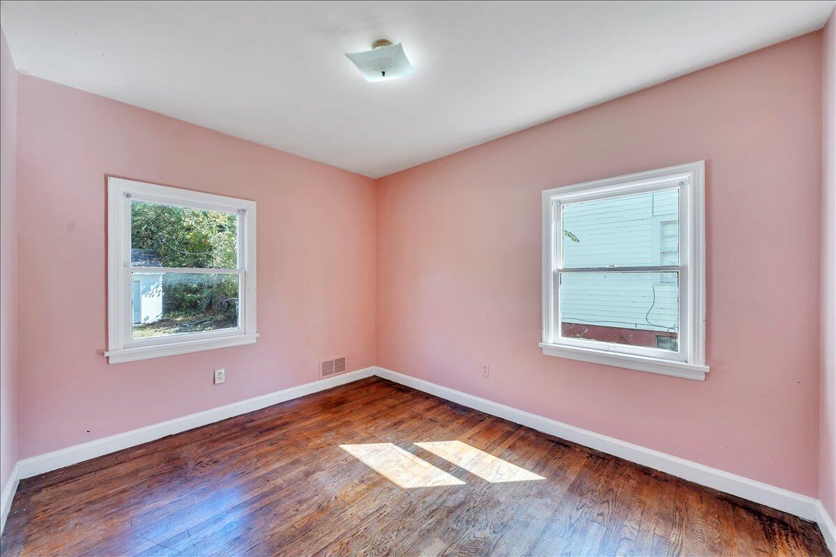 3121 Plantation Road Northeast Roanoke, VA 24012 - Photo 33 of 44 an empty room with a window