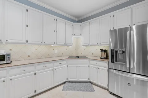 $800,000 | 10648 Floral Park Drive, Austin, TX 78759