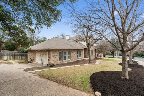 $800,000 | 10648 Floral Park Drive, Austin, TX 78759