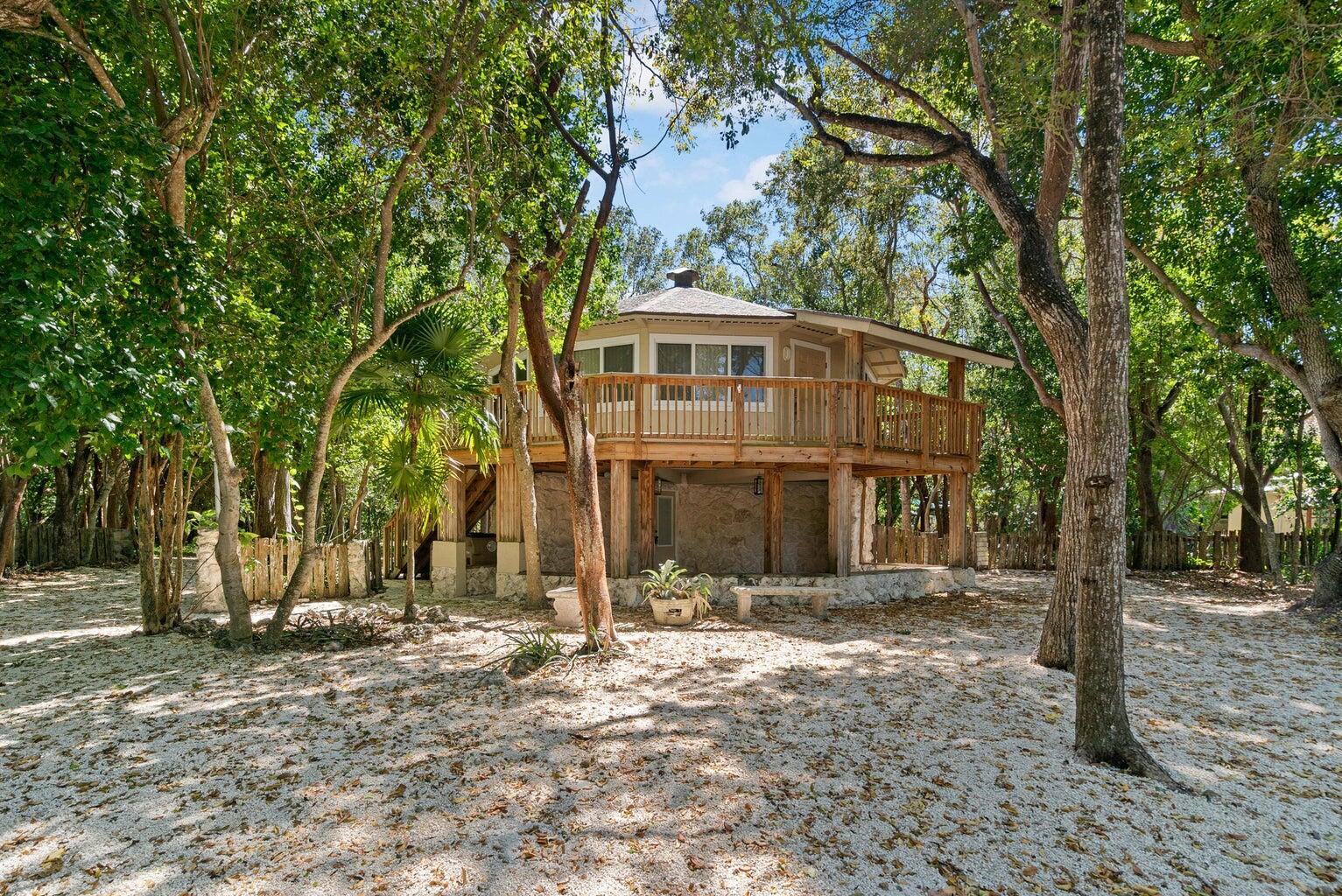 25 Sunset Road Key Largo, FL 33037 - Photo 4 of 38 26