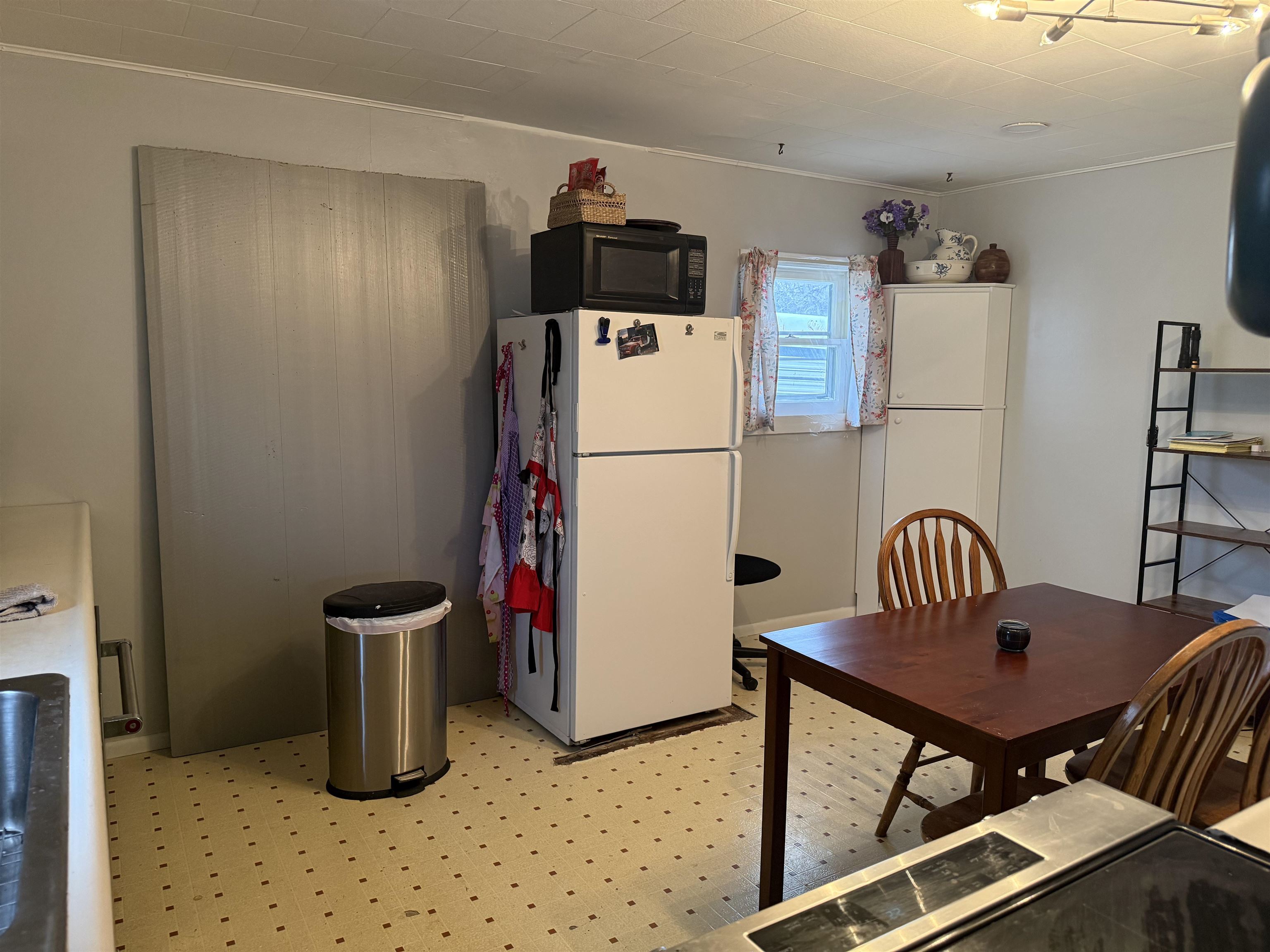 1024 Warren Street Thermopolis, WY 82443 - Photo 8 of 20