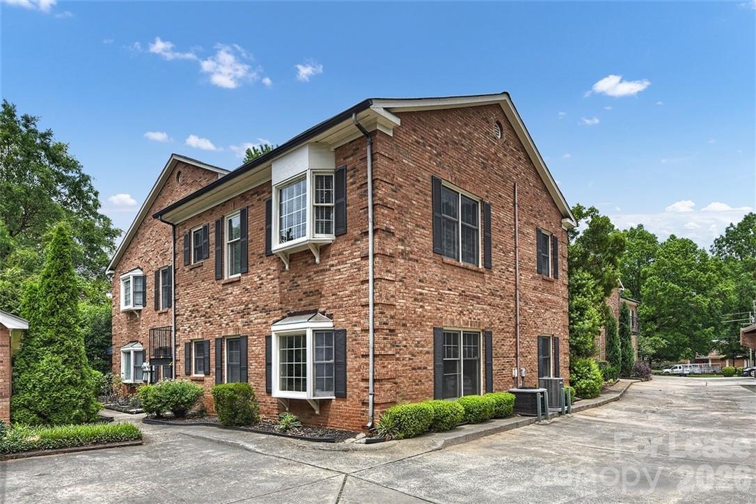 1016 Queens Road, Unit C Charlotte, NC 28207 - Photo 2 of 31 Gallery Image 2