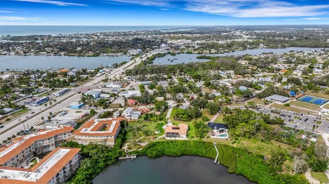 $2,500,000 | 102 Brenda Lane, Nokomis, FL 34275