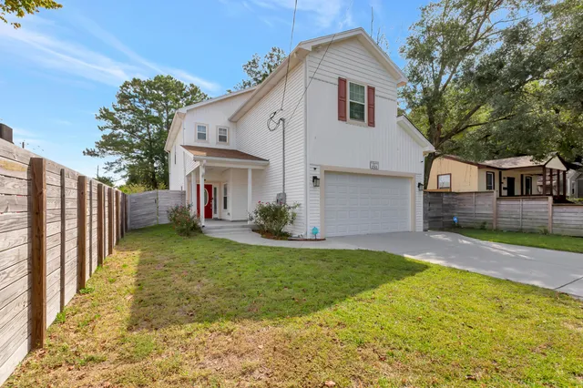 $2,825 | 2703 East Surrey Drive, North Charleston, SC 29405