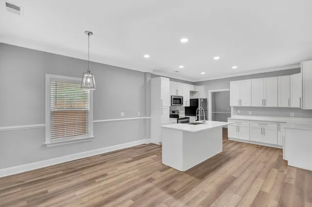 $2,825 | 2703 East Surrey Drive, North Charleston, SC 29405