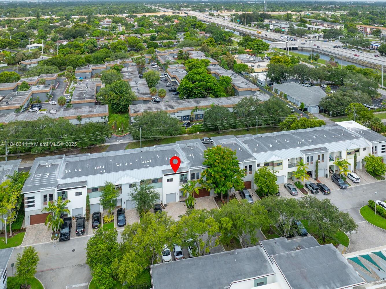 891 Northwest 45th Terrace Plantation, FL 33317 - Photo 27 of 33 an aerial view of multiple house