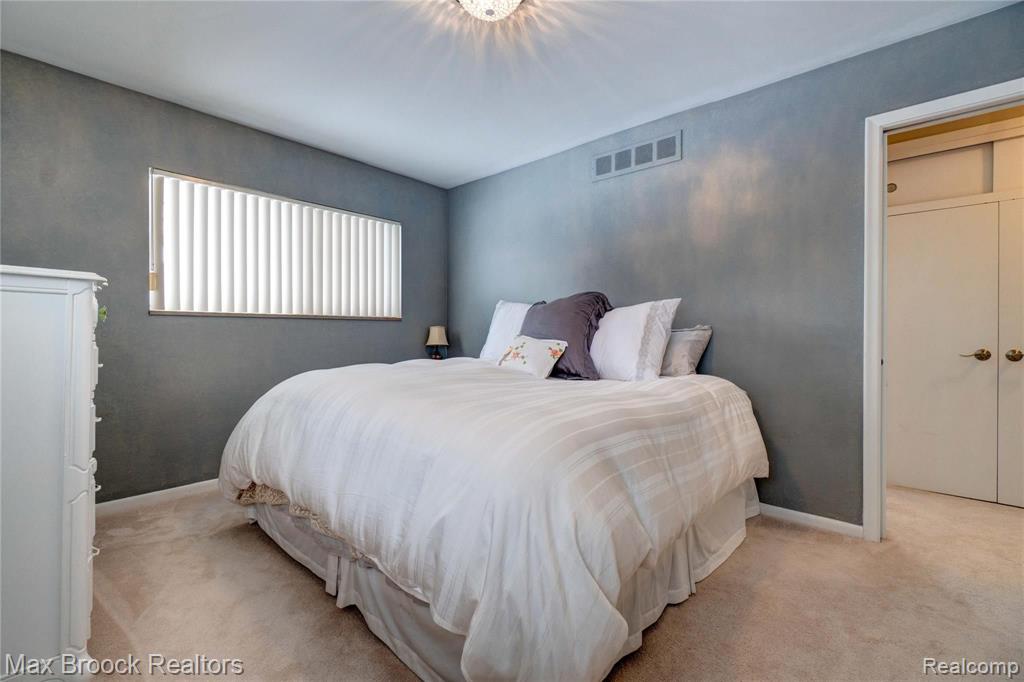 6865 Halyard Road Bloomfield Hills, MI 48301 - Photo 32 of 49