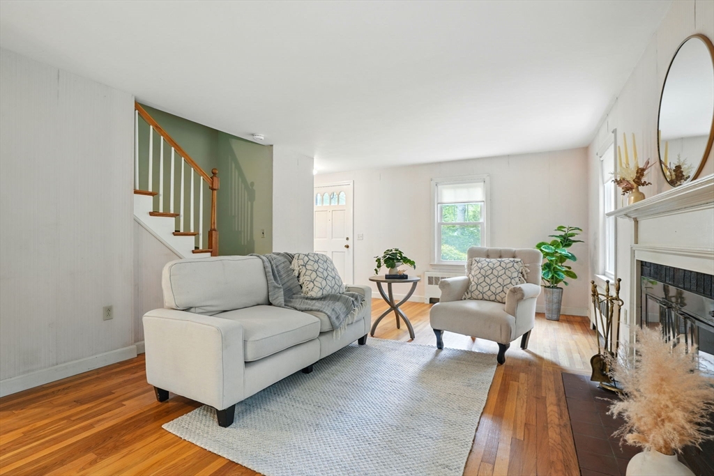 18 Carr Road Duxbury, MA 02332 - Photo 3 of 31 Gallery Image 3