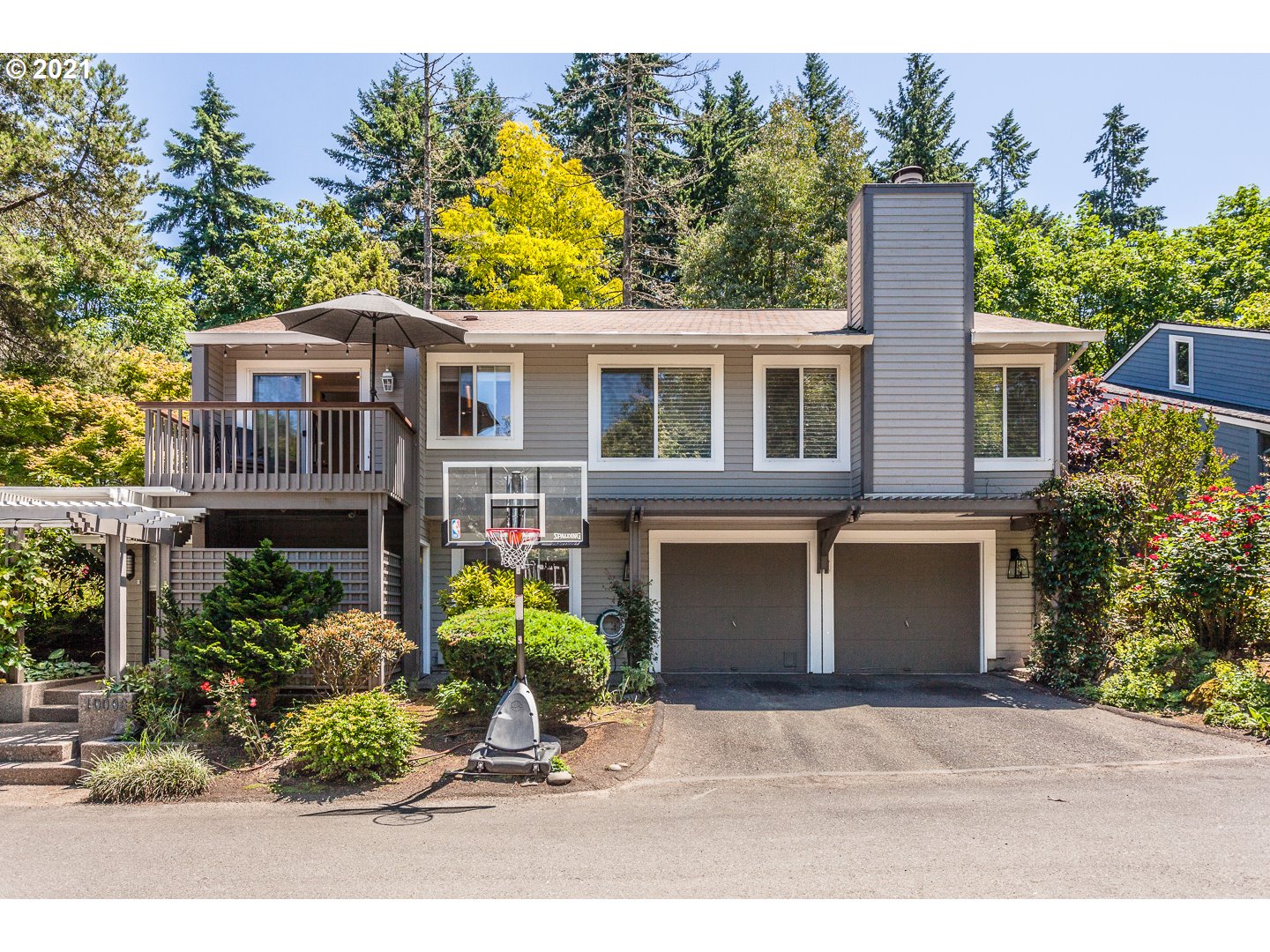 10008 Southwest Quail Post Road Portland, OR 97219 - Photo 1 of 31 Gallery Image 1