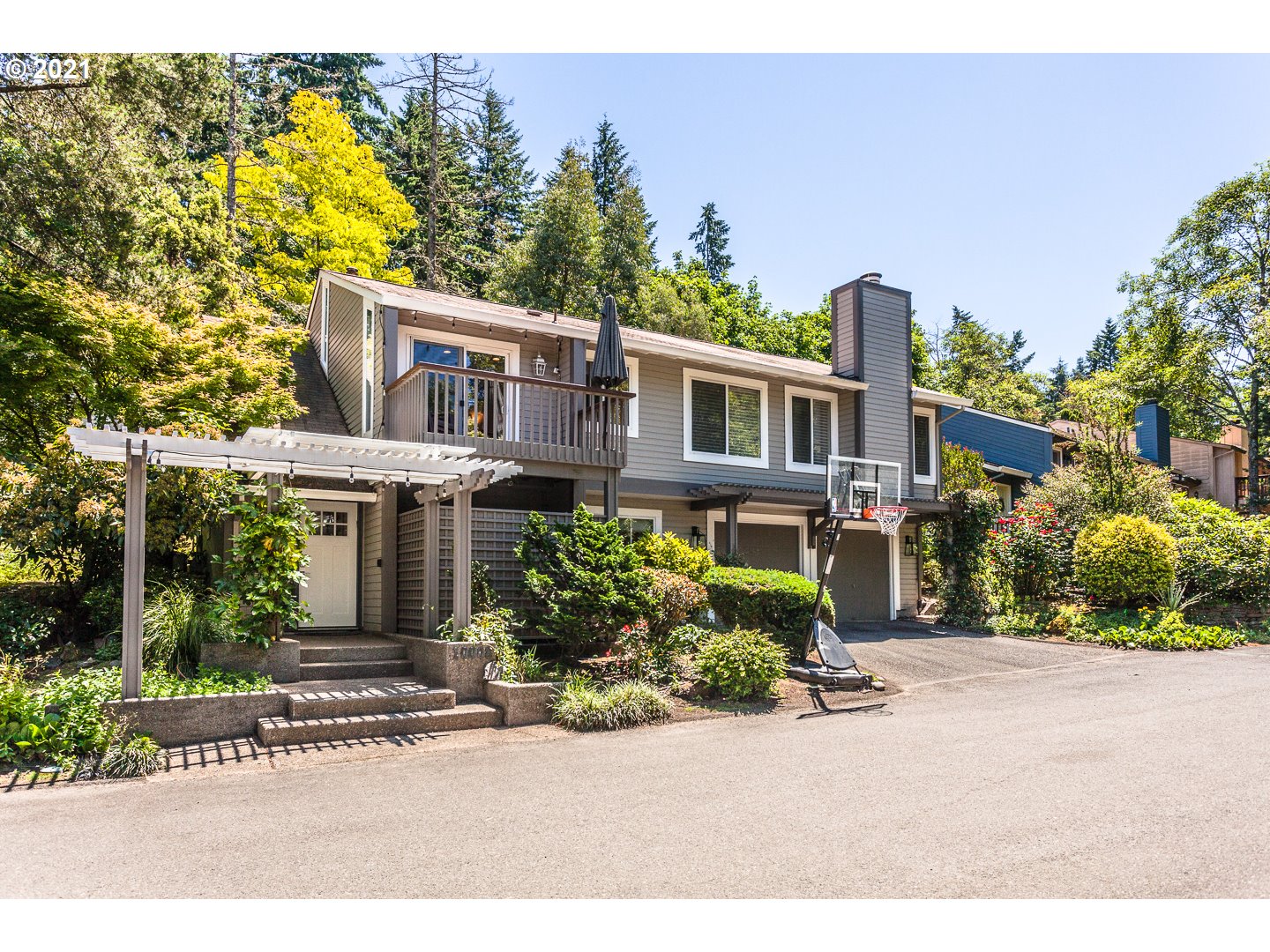 10008 Southwest Quail Post Road Portland, OR 97219 - Photo 2 of 31 Gallery Image 2