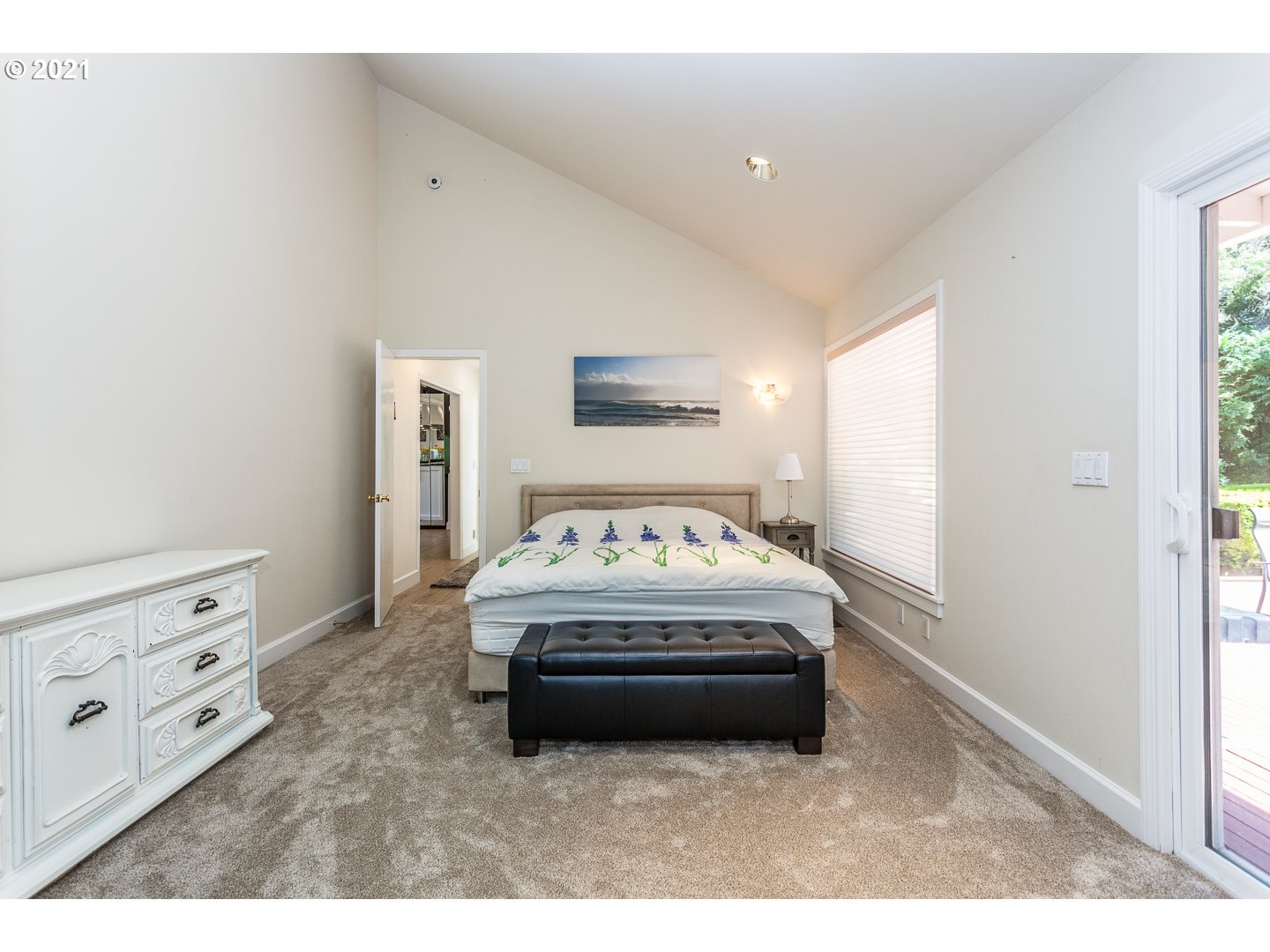 10008 Southwest Quail Post Road Portland, OR 97219 - Photo 15 of 31 Gallery Image 15