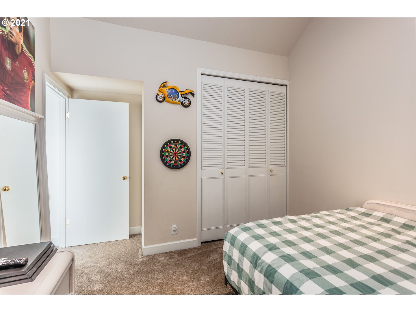 10008 Southwest Quail Post Road Portland, OR 97219 - Photo 18 of 31 Gallery Image 18