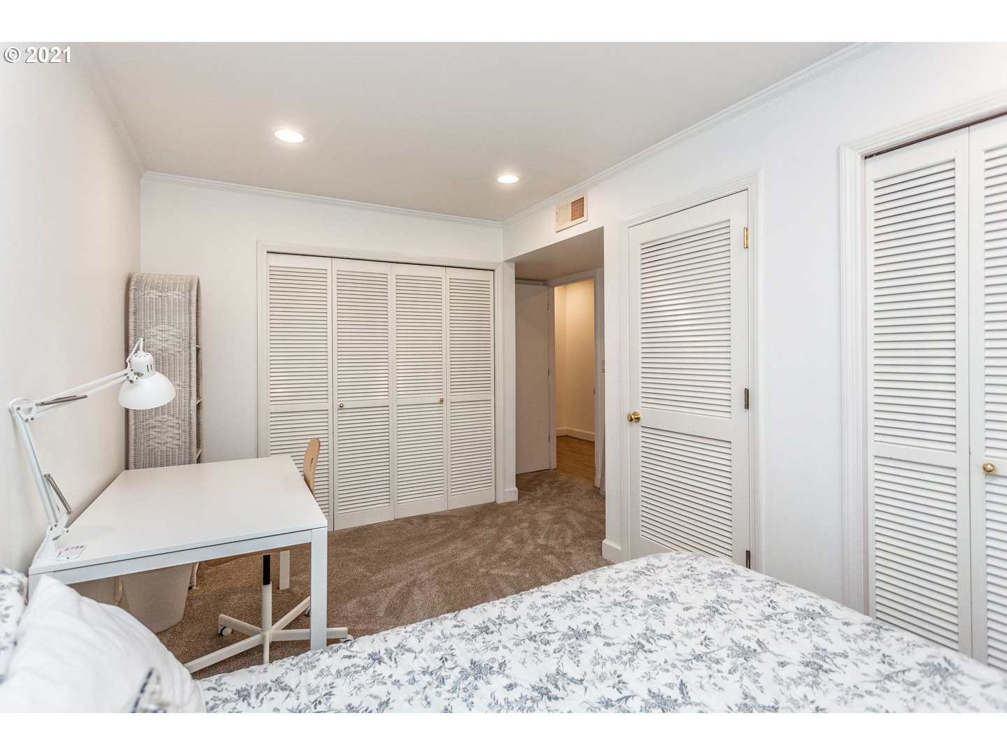 10008 Southwest Quail Post Road Portland, OR 97219 - Photo 22 of 31 Gallery Image 22