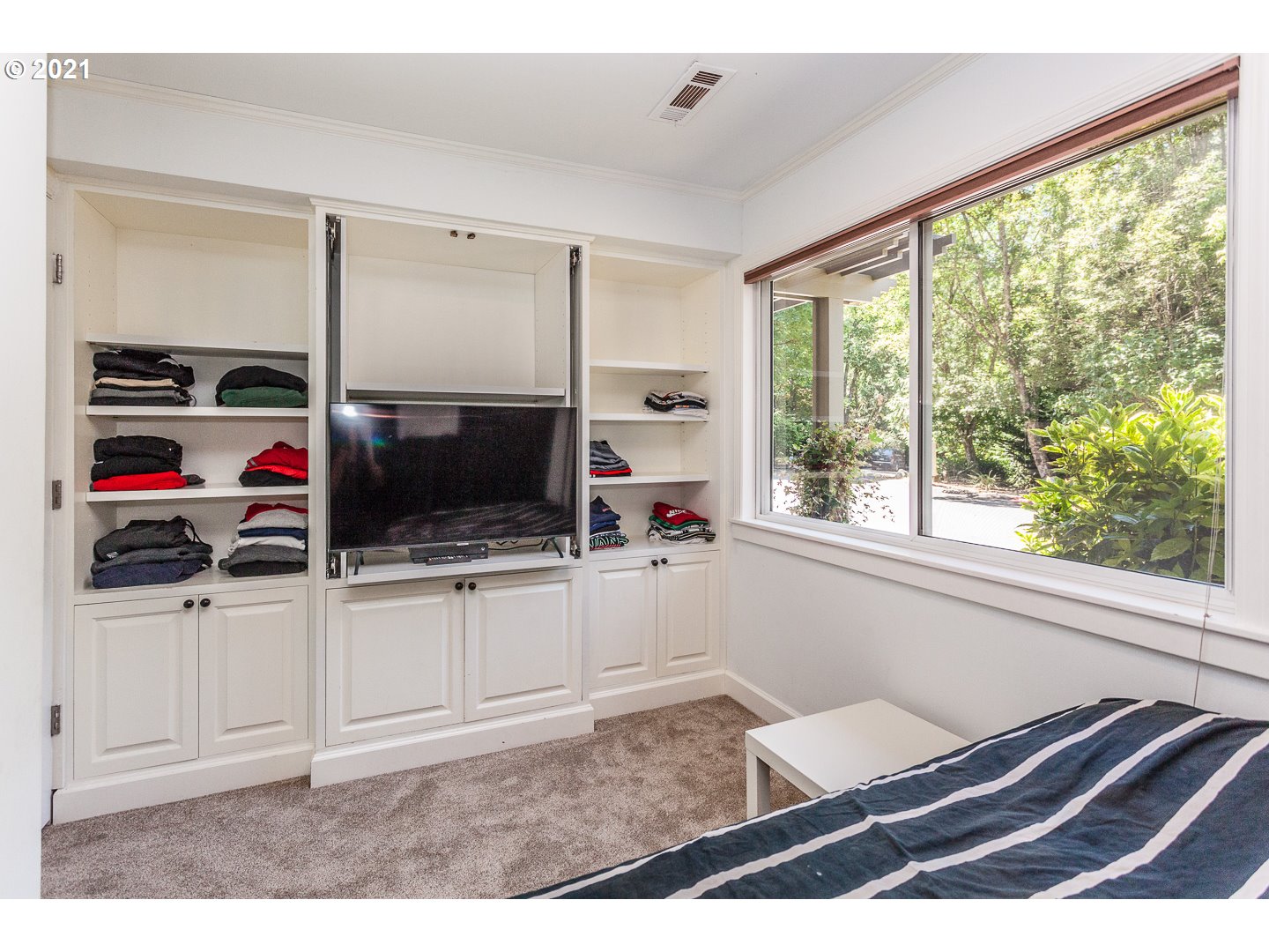 10008 Southwest Quail Post Road Portland, OR 97219 - Photo 24 of 31 Gallery Image 24