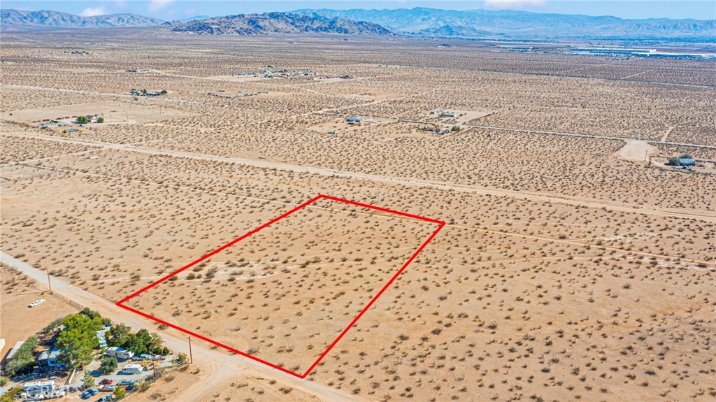 0 Colusa Road Apple Valley, CA 92307 - Photo 3 of 11 a view of an empty room with an ocean view