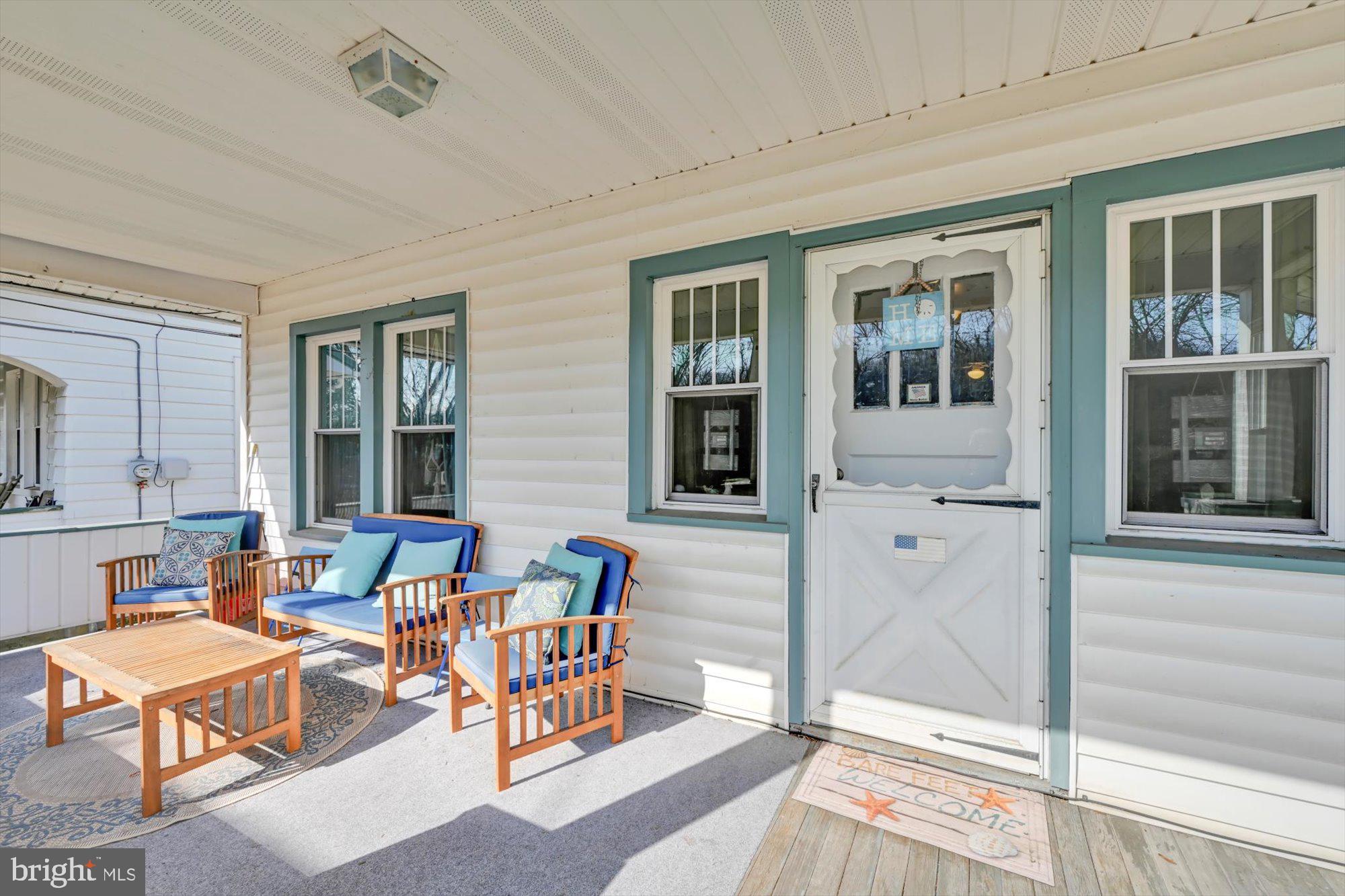 75 Pleasant Valley Road Pine Grove, PA 17963 - Photo 3 of 26 Front Porch
